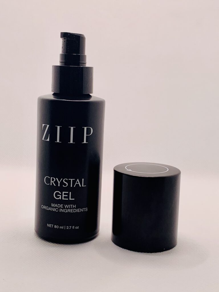 Mikrostrom-Gesichtsbehandlung für zuhause: Das ZIIP Crystal Gel wirkt regenerierend und antioxidativ